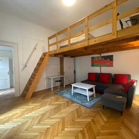 Ac With Free Parking At Acacia St, City Center Budapest Ngoại thất bức ảnh
