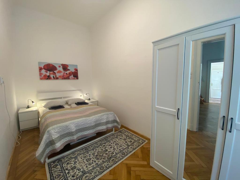 Ac With Free Parking At Acacia St, City Center Budapest Ngoại thất bức ảnh