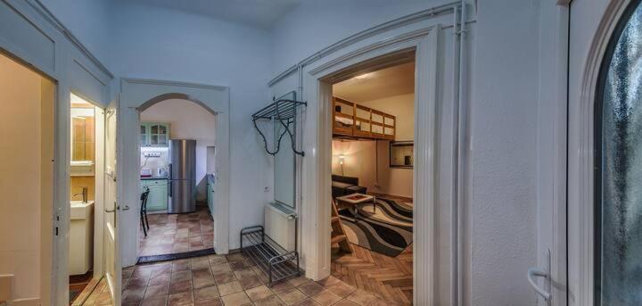 Ac With Free Parking At Acacia St, City Center Budapest Ngoại thất bức ảnh